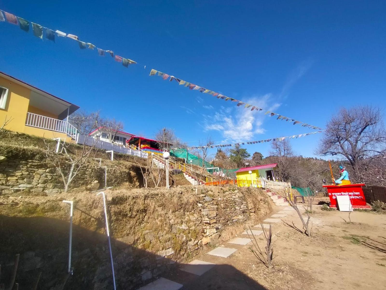 Hotel The Pahadi Nest Mukteshwar Exterior foto