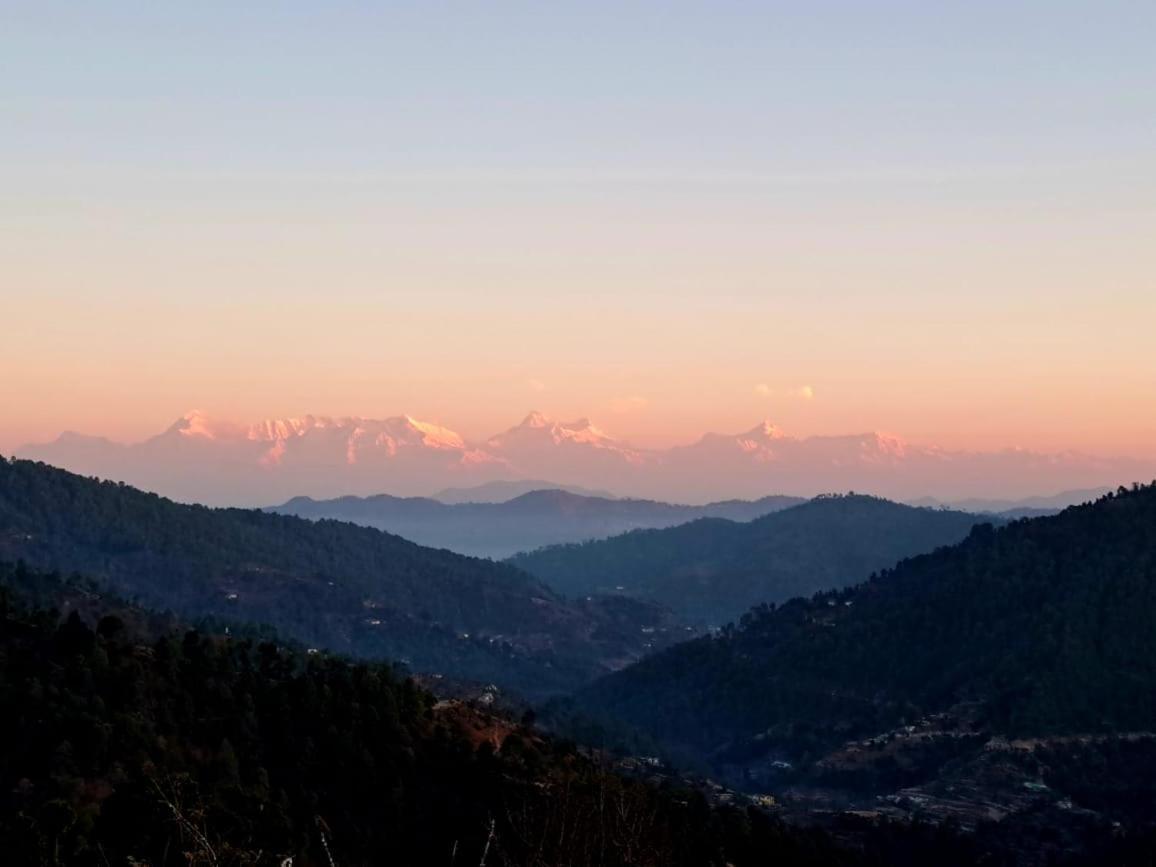 Hotel The Pahadi Nest Mukteshwar Exterior foto