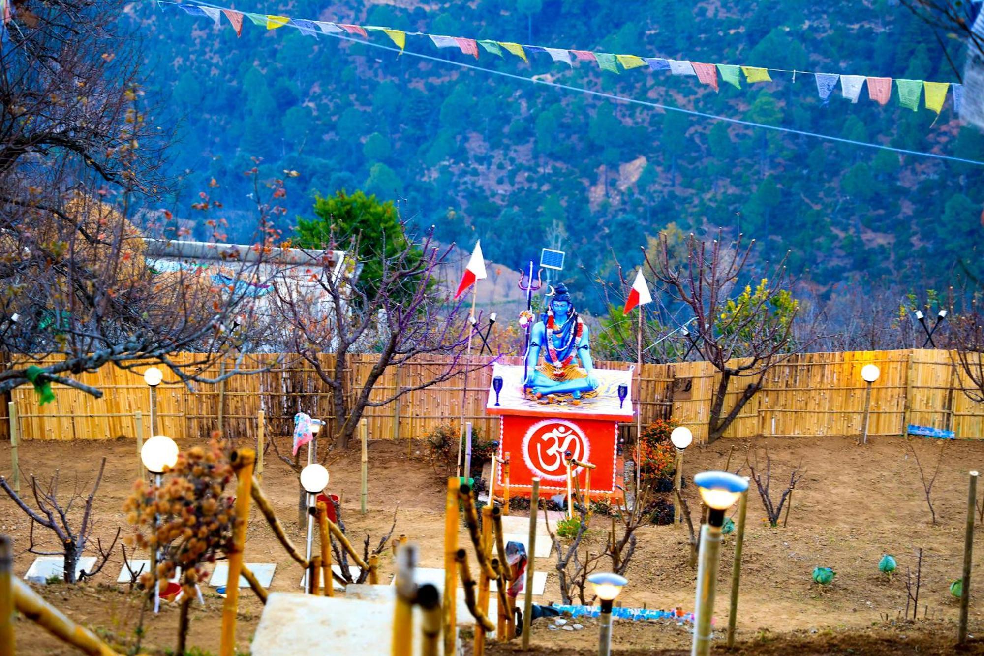Hotel The Pahadi Nest Mukteshwar Exterior foto